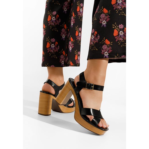 Czarne sandały na słupku Grita ze sklepu Zapatos w kategorii Sandały damskie - zdjęcie 165297970