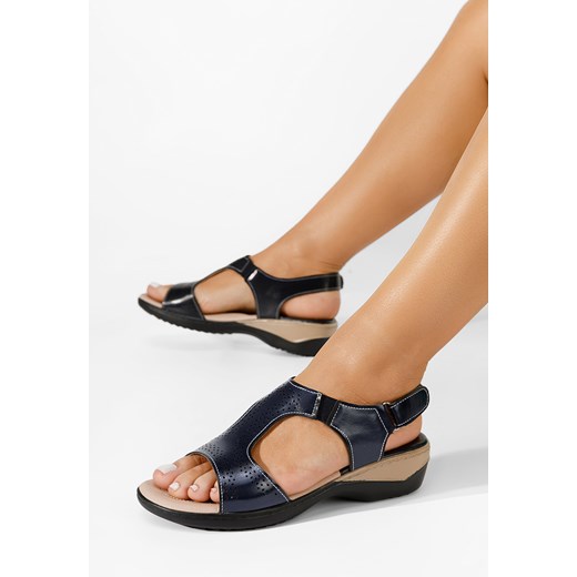Granatowe sandały na niskim koturnie Irala ze sklepu Zapatos w kategorii Sandały damskie - zdjęcie 165299914