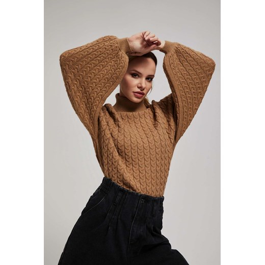 Sweter z golfem i bufiastymi rękawami S Moodo.pl