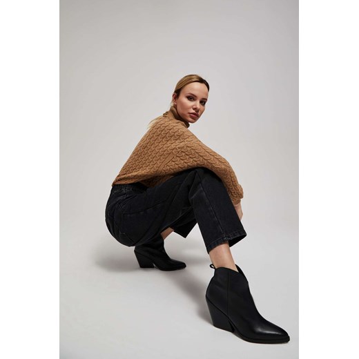 Sweter z golfem i bufiastymi rękawami L Moodo.pl