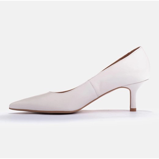 Marco Shoes Eleganckie szpilki na niższym obcasie białe Marco Shoes 37 ButyModne.pl
