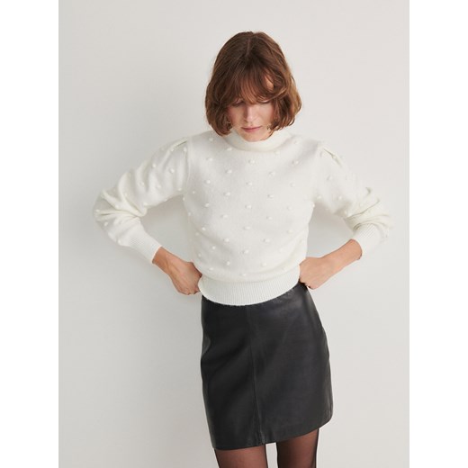 Reserved - Sweter z ozdobnymi detalami - kremowy ze sklepu Reserved w kategorii Swetry damskie - zdjęcie 165443391