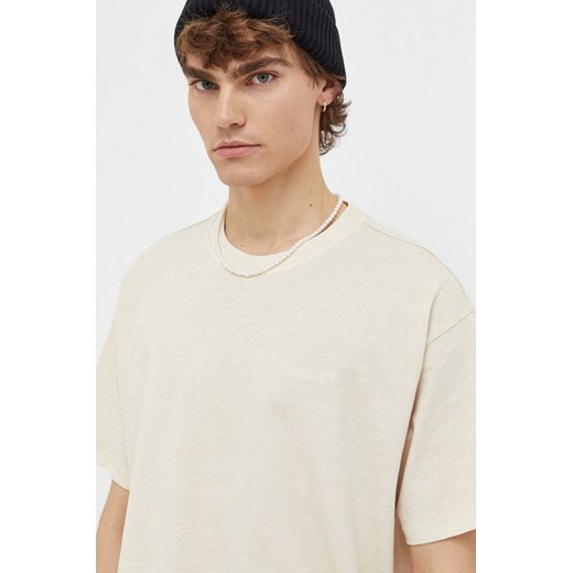 Levi&apos;s t-shirt bawełniany męski kolor beżowy gładki ze sklepu ANSWEAR.com w kategorii T-shirty męskie - zdjęcie 165580824