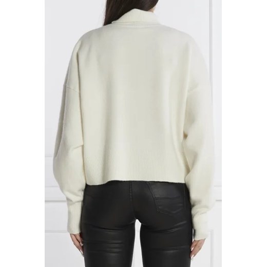 Sweter damski Hugo Boss z golfem 