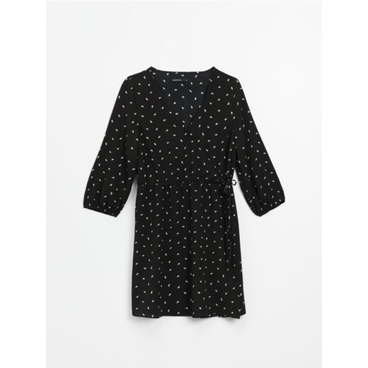 Wzorzysta sukienka kopertowa z wiązaniem czarna House M House