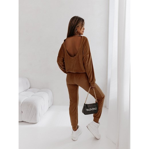 Welurowy komplet spodnie + bluza z dekoltem na plecach DELFI - karmelowy Magmac one size promocja magmac.pl