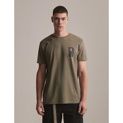 Koszulka DKR PATCH Khaki S ze sklepu Diverse w kategorii T-shirty męskie - zdjęcie 165715032