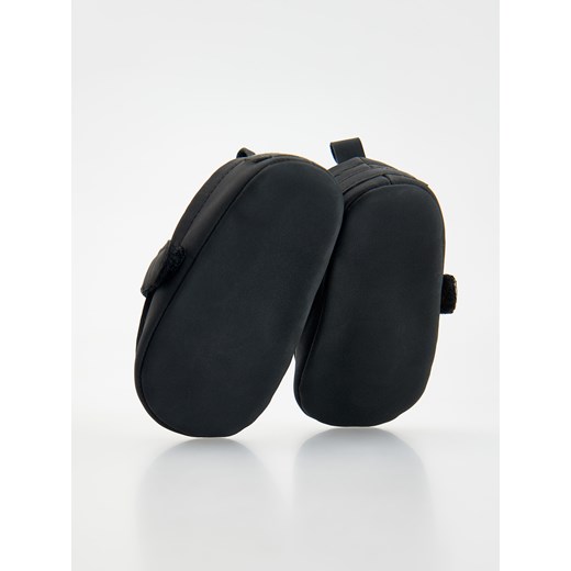 Buciki niemowlęce Reserved na rzepy 