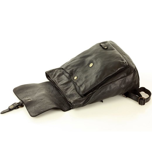 MARCO MAZZINI Miejski plecak skórzany w stylu old look handmade leather czarny uniwersalny okazja Verostilo