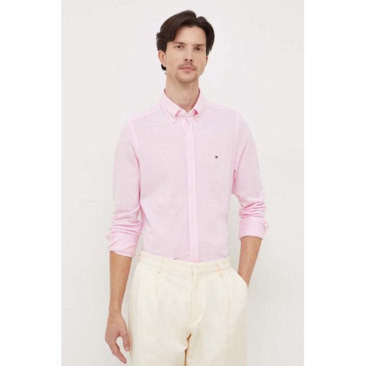 Tommy Hilfiger koszula bawełniana męska kolor różowy slim z kołnierzykiem button-down MW0MW30675 ze sklepu ANSWEAR.com w kategorii Koszule męskie - zdjęcie 165755701