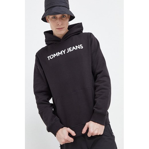 Tommy Jeans bluza bawełniana męska kolor czarny z kapturem z nadrukiem DM0DM18413 ze sklepu ANSWEAR.com w kategorii Bluzy męskie - zdjęcie 165879171