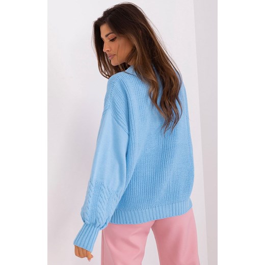 Sweter damski niebieski Primodo.com z dekoltem v 
