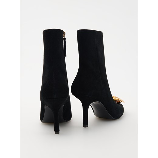 Reserved - Skórzane botki ze złotym detalem - czarny Reserved 37 Reserved