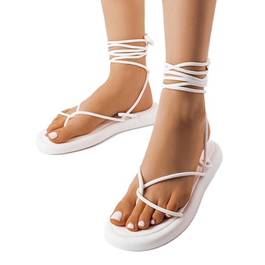 Białe wiązane sandały Laurence ze sklepu ButyModne.pl w kategorii Sandały damskie - zdjęcie 166026190