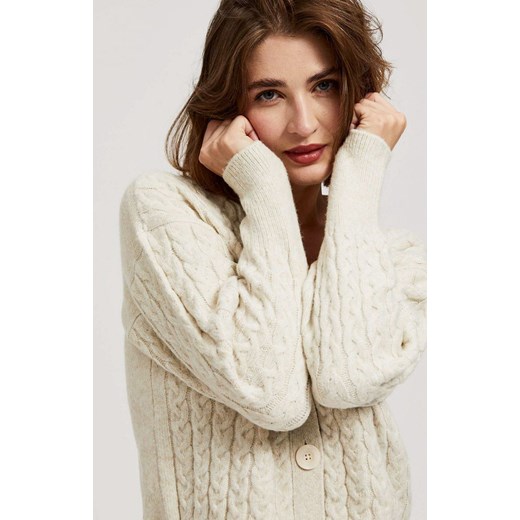Sweter damski Moodo.pl z dekoltem w serek 