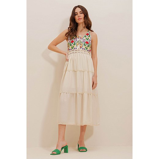 Defile Sukienka w kolorze beżowym ze sklepu Limango Polska w kategorii Sukienki - zdjęcie 166050422