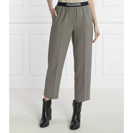 Tommy Hilfiger Spodnie chino | Regular Fit ze sklepu Gomez Fashion Store w kategorii Spodnie damskie - zdjęcie 166054421