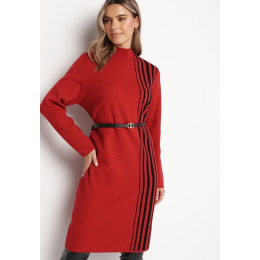 Czerwona Sukienka Midi z Półgolfem o Prostym Fasonie z Paskami Pregora ze sklepu Born2be Odzież w kategorii Sukienki - zdjęcie 166146033