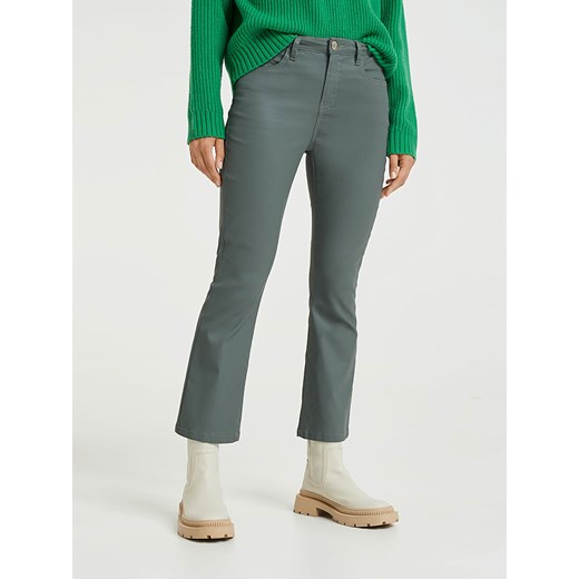 OPUS Spodnie &quot;Emeda&quot; w kolorze zielonym ze sklepu Limango Polska w kategorii Spodnie damskie - zdjęcie 166165382