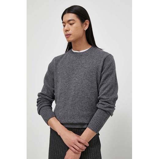 Samsoe Samsoe sweter wełniany SYLLI męski kolor szary M20500076 ze sklepu PRM w kategorii Swetry męskie - zdjęcie 166194302