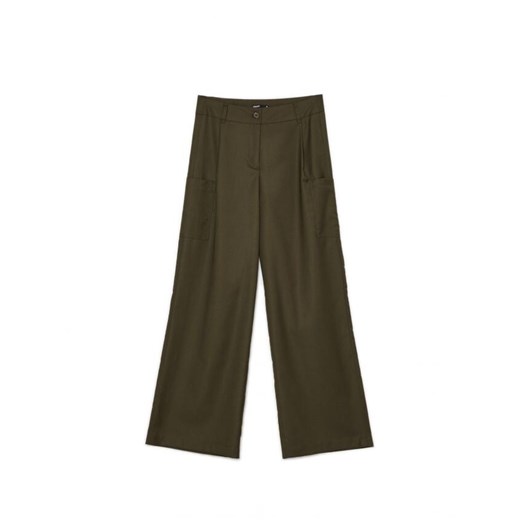 Cropp - Zielone spodnie wide leg z kieszeniami cargo - zielony Cropp 36 promocyjna cena Cropp