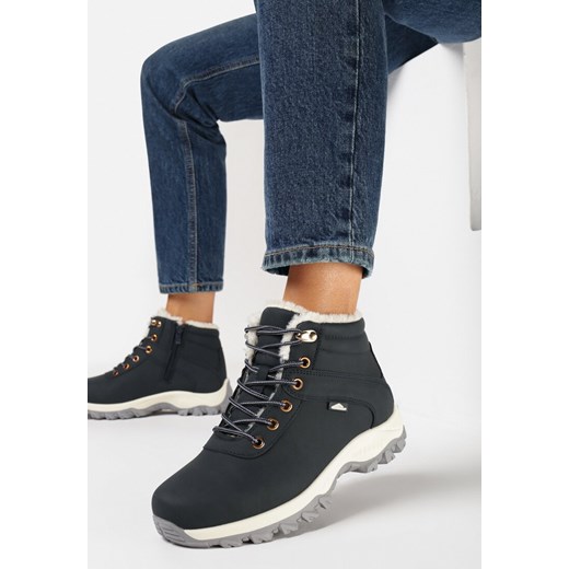 Granatowe Sznurowane Traperki na Płaskiej Podeszwie Wyścielone Futerkiem Magsira ze sklepu born2be.pl w kategorii Workery damskie - zdjęcie 166257643