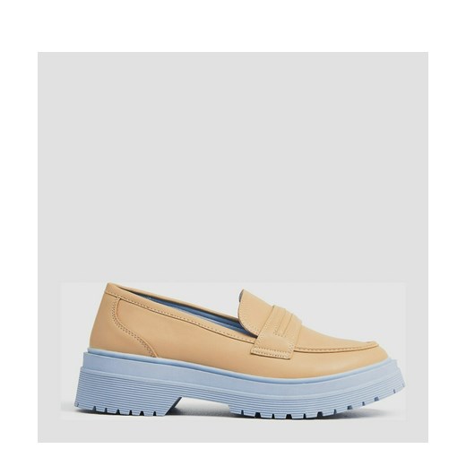 Loafersy damskie Cropp 6213M-05X 41 26.5 cm Beżowe (5904620384159). Loafersy Cropp 41 okazja Rozetka.pl