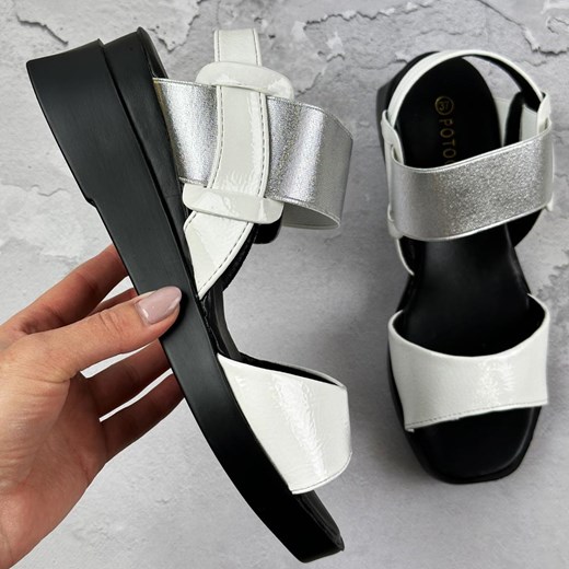 Białe sandały damskie na koturnie Potocki 21027 ze sklepu suzana.pl w kategorii Sandały damskie - zdjęcie 166309963