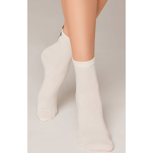 Skarpetki damskie z żółwiem kremowe Classic, Kolor kremowy-wzór, Rozmiar 38-39, Conte ze sklepu Intymna w kategorii Skarpetki damskie - zdjęcie 166317712