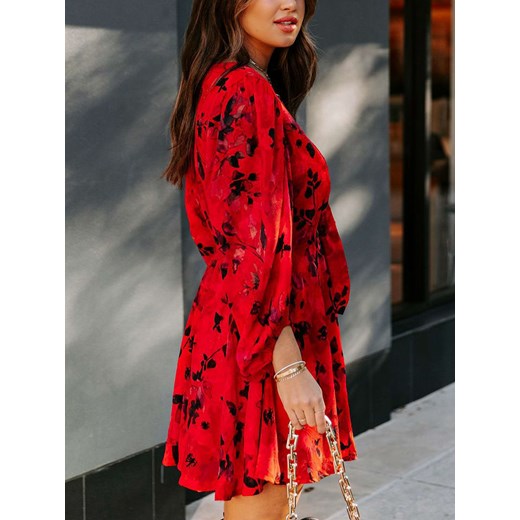 Sukienka czerwona La Angels w kwiaty kopertowa mini z dekoltem v z długim rękawem 