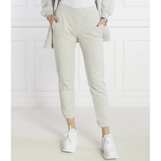 GUESS ACTIVE Spodnie dresowe ELEANORA | Regular Fit ze sklepu Gomez Fashion Store w kategorii Spodnie damskie - zdjęcie 166407563