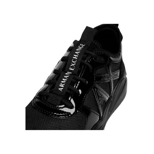 Buty sportowe damskie Armani Exchange z tworzywa sztucznego na platformie 