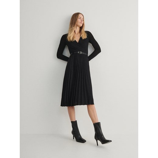 Reserved - Sukienka midi z plisowaniem - czarny ze sklepu Reserved w kategorii Sukienki - zdjęcie 166503632