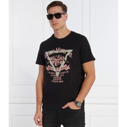 T-shirt męski Guess w stylu młodzieżowym 