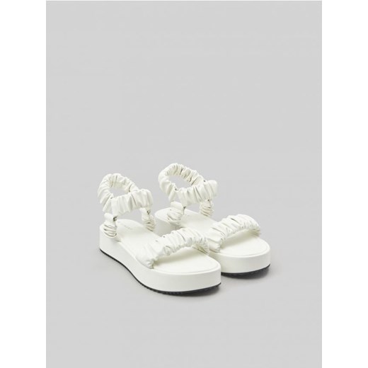 Sinsay - Sandały - biały ze sklepu Sinsay w kategorii Sandały damskie - zdjęcie 166596322