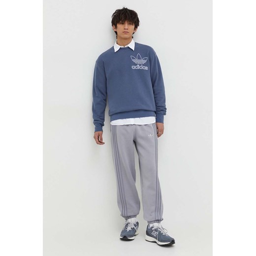 adidas Originals bluza bawełniana męska kolor niebieski z aplikacją  IR7999 ze sklepu ANSWEAR.com w kategorii Bluzy męskie - zdjęcie 166664481