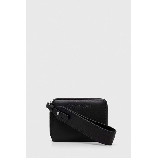 Calvin Klein portfel damski kolor czarny ze sklepu ANSWEAR.com w kategorii Portfele damskie - zdjęcie 166767383