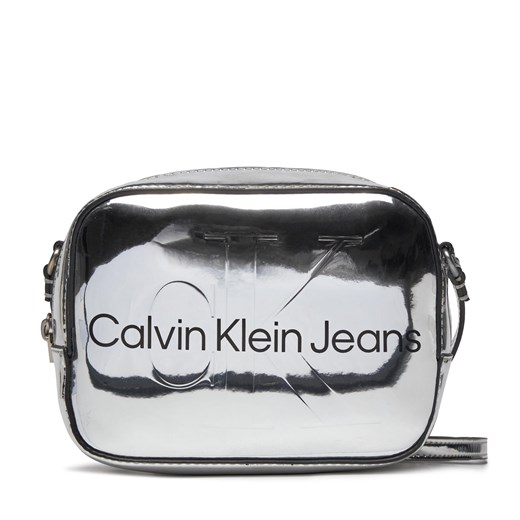 Torebka Calvin Klein Jeans Sculpted Camera Bag18 Mono S K60K611858 Srebrny ze sklepu eobuwie.pl w kategorii Listonoszki - zdjęcie 166815453