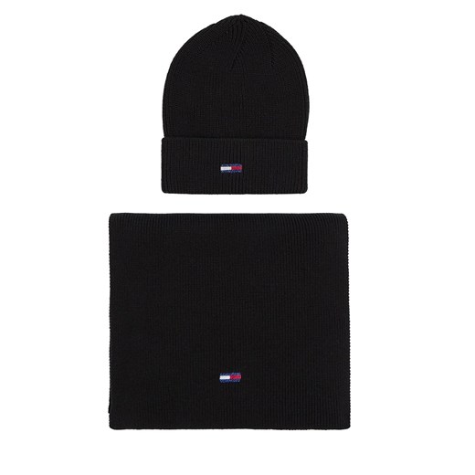 Komplet czapka i komin Tommy Hilfiger Tjw Flag Beanie And Scarf AW0AW15482 Black BDS ze sklepu eobuwie.pl w kategorii Czapki zimowe damskie - zdjęcie 166854110