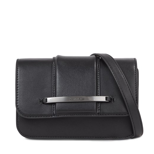 Torebka Calvin Klein Bar Hardware Crossbody K60K611078 Czarny ze sklepu eobuwie.pl w kategorii Listonoszki - zdjęcie 166854401