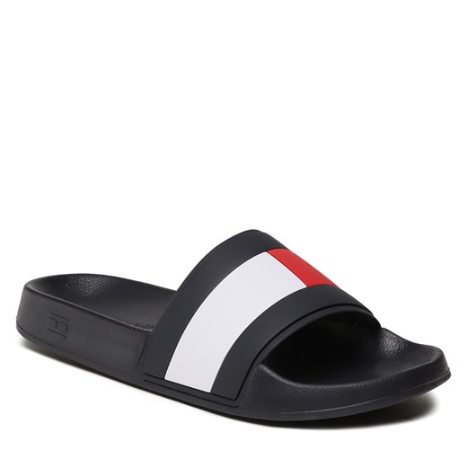 Klapki Tommy Hilfiger Rubber Th Flag Pool Slide FM0FM04236 Desert Sky DW5 ze sklepu eobuwie.pl w kategorii Klapki męskie - zdjęcie 166869441