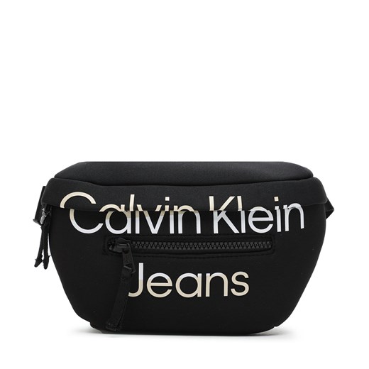 Saszetka nerka Calvin Klein Jeans Hero Logo Waistbag IU0IU00449 BEH ze sklepu eobuwie.pl w kategorii Nerki - zdjęcie 166952852