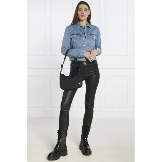 Listonoszka Tommy Jeans czarna średnia na ramię 