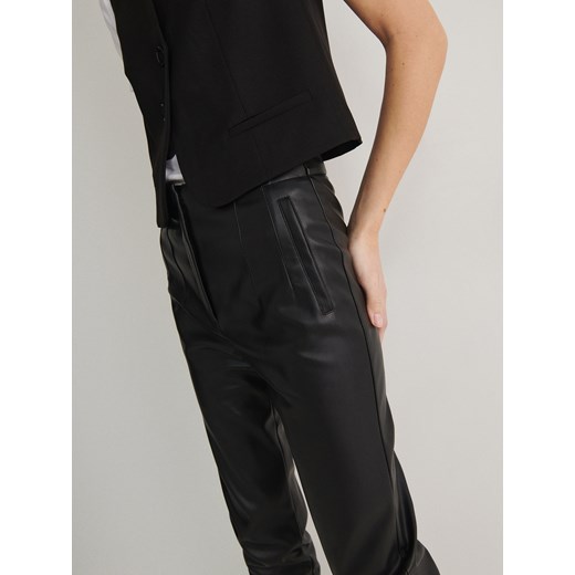 Reserved - Spodnie z imitacji skóry - czarny Reserved L Reserved