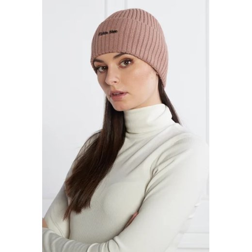 Beżowa czapka zimowa damska Calvin Klein 