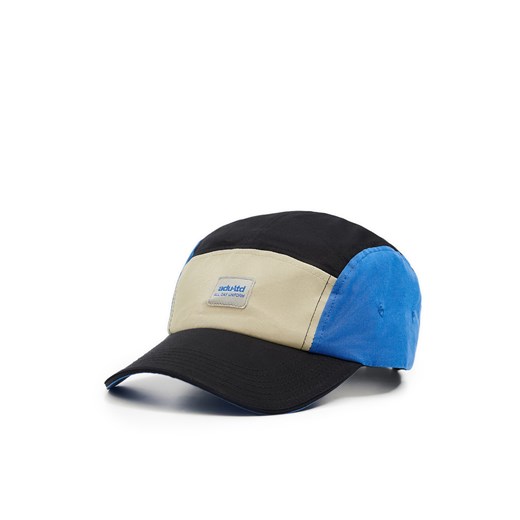 Cropp - Multikolorowa czapka z daszkiem ADU.LTD - niebieski Cropp Uniwersalny promocyjna cena Cropp