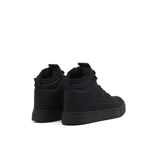 Cropp - Czarne sneakersy z ociepleniem - czarny Cropp 41 Cropp