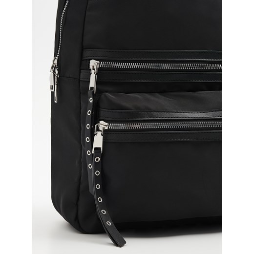 Cropp - Czarny plecak - czarny Cropp Uniwersalny promocyjna cena Cropp