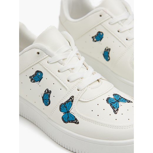 Cropp - Sneakersy z motywem motyli - niebieski Cropp 40 promocyjna cena Cropp