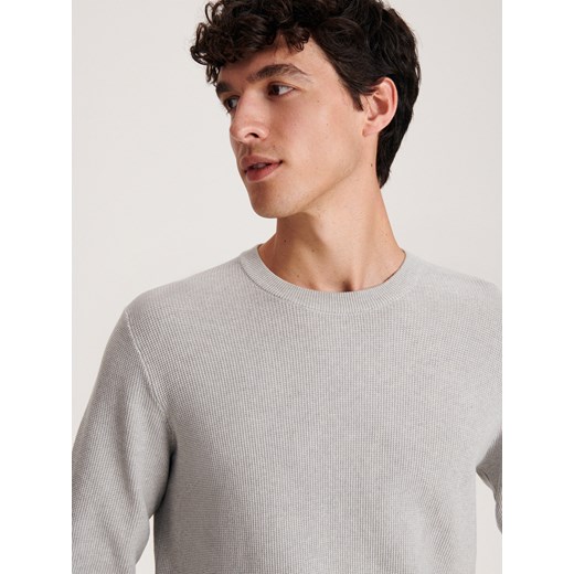 Reserved - Bawełniany sweter - jasnoszary ze sklepu Reserved w kategorii Swetry męskie - zdjęcie 167582542